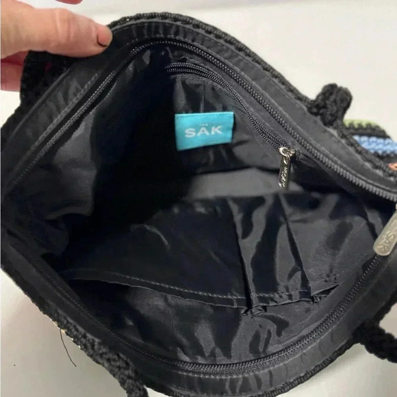 The Sak Beautiful Multi
Colored Hand Crocheted woman’s handbag - Picture 4 of 9